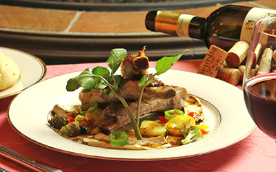 豚のスペアリブ～マデラワインベースのマスタードソース仕立て～